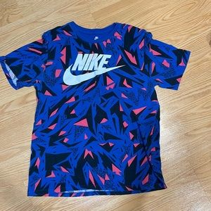 Nike Geometric Abstract T-shirt